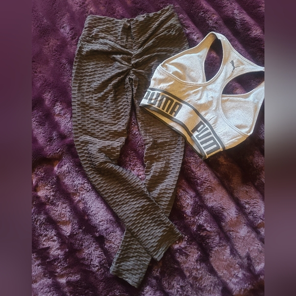Puma workout set. Sports Bra with buttlifting stretch pants size large. - Picture 3 of 7